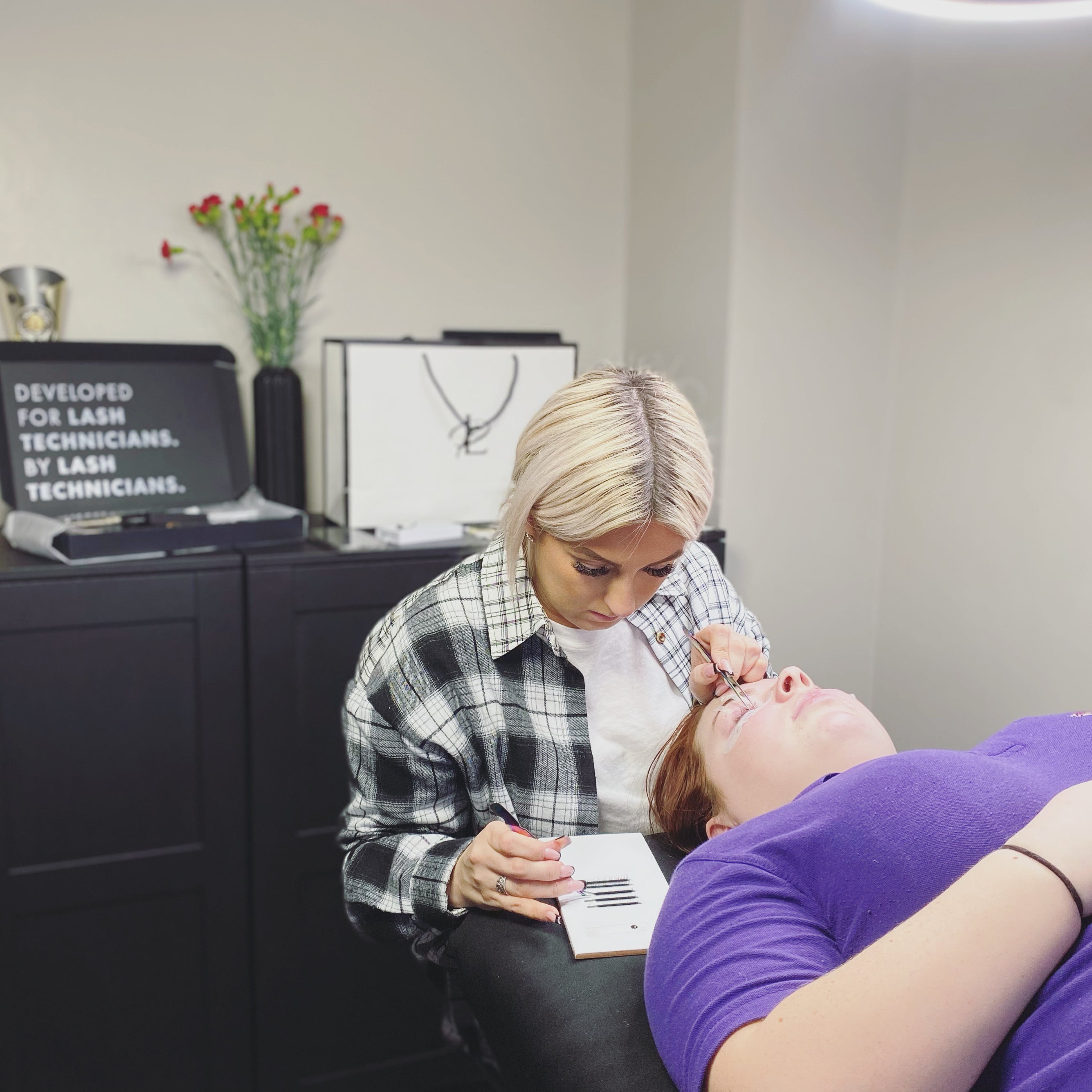 Russian Volume Lash Course In Person/Online image 0